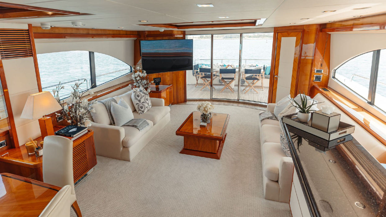 Dubai Premium Yacht Charter 90ft(28m) 20 Person Capacity