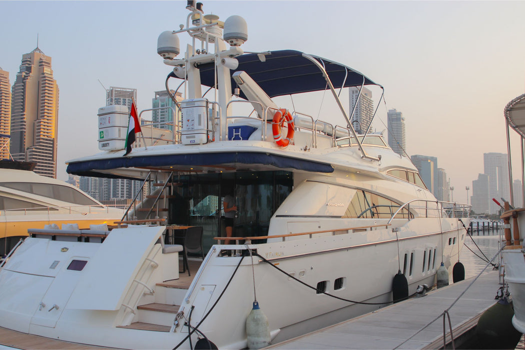 Dubai Premium Yat Kiralama 80ft (25m) 25 Kişi Kapasiteli