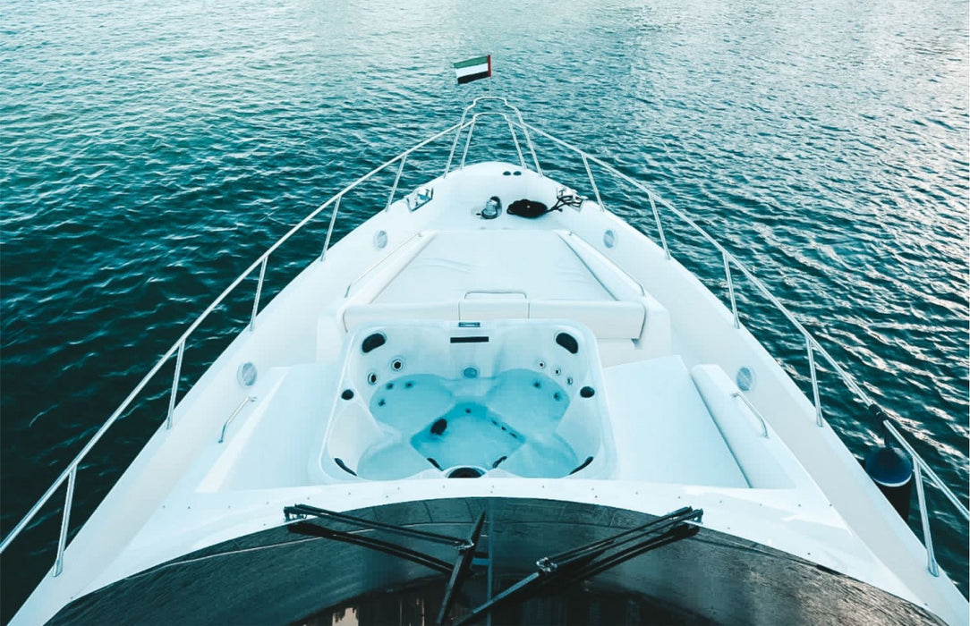 Dubai Yat Kiralama 50ft (15m) 15 Kişi Kapasiteli