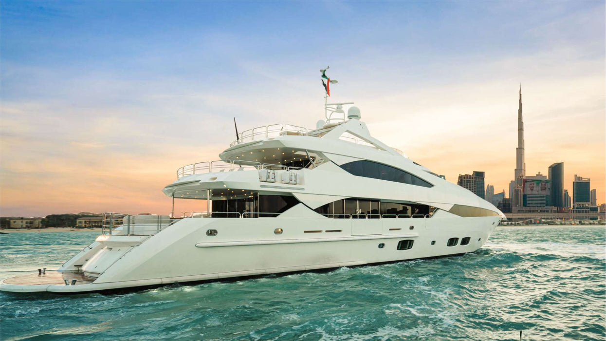 Dubai Premium Yat Kiralama 131ft(40m) 30 Kapasite