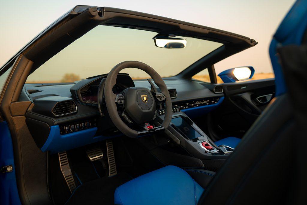 Lamborghini Huracan Evo Spyder Blue